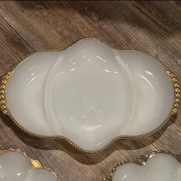 Vintage 3 piece Milk Glass Serving Dishes Deviled Egg, Relish Plates - Picture 3 of 4